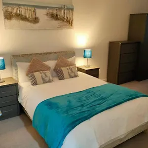 Charming And Modern 2 Bed In City Centre Apartment