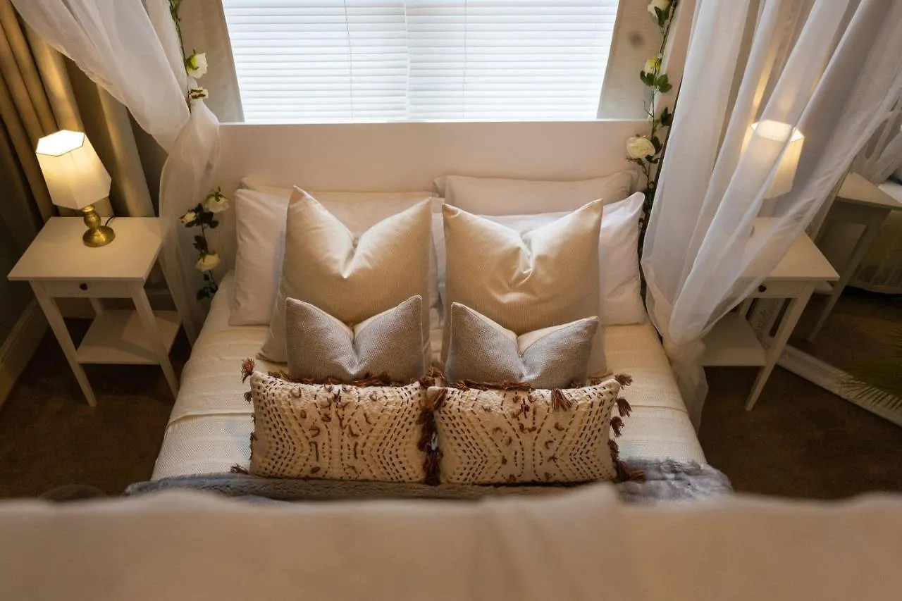 Luxury City Centre Getaway - Prime Location Sleeps 7! Nottingham 0*,  United Kingdom