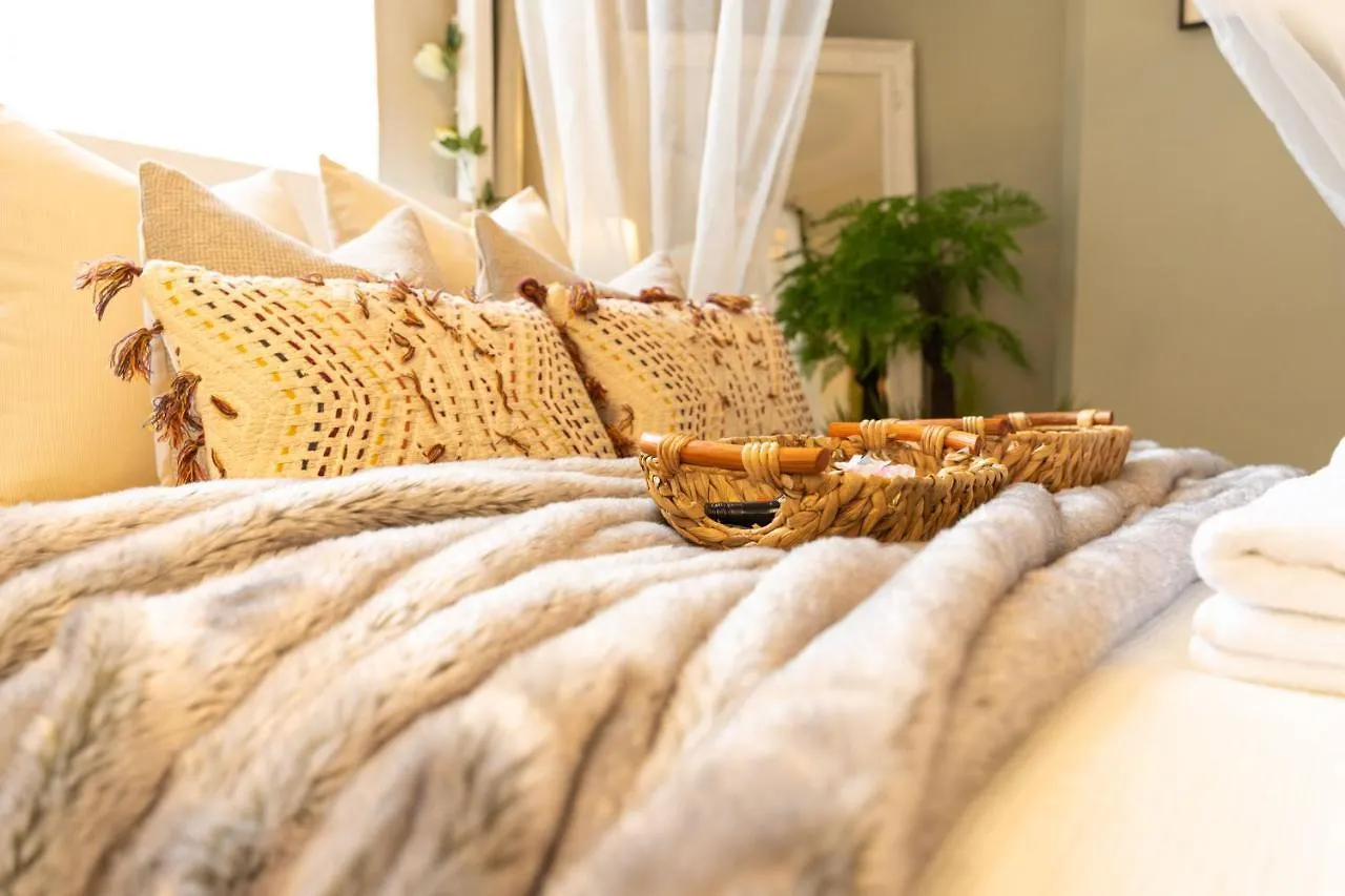 Luxury City Centre Getaway - Prime Location Sleeps 7! Nottingham Apartment