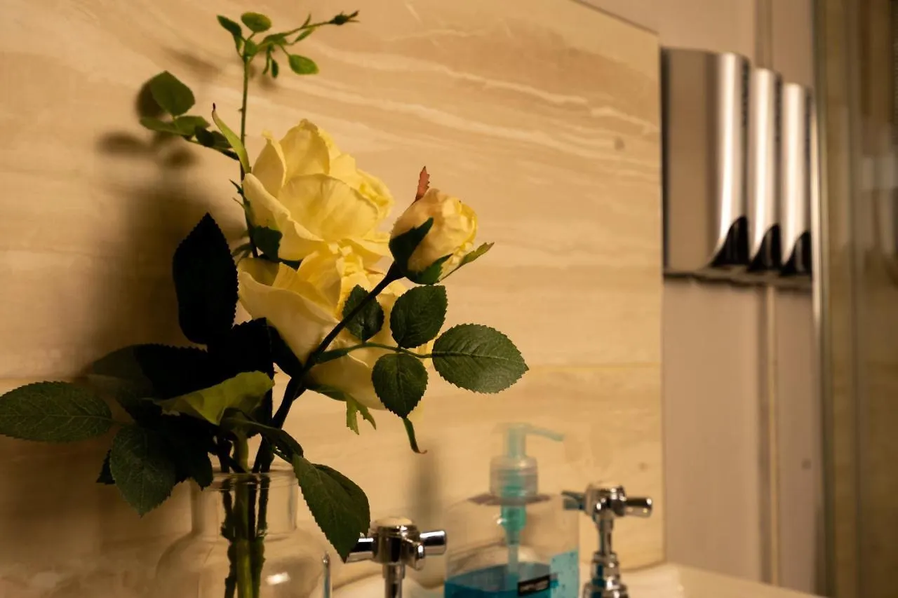 Apartment Luxury City Centre Getaway - Prime Location Sleeps 7! Nottingham United Kingdom