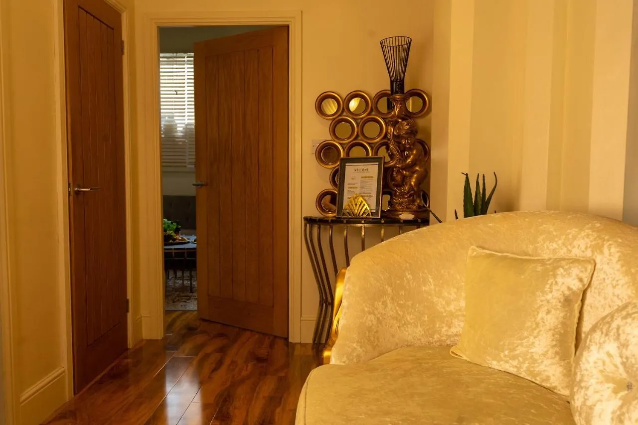 Luxury City Centre Getaway - Prime Location Sleeps 7! Nottingham